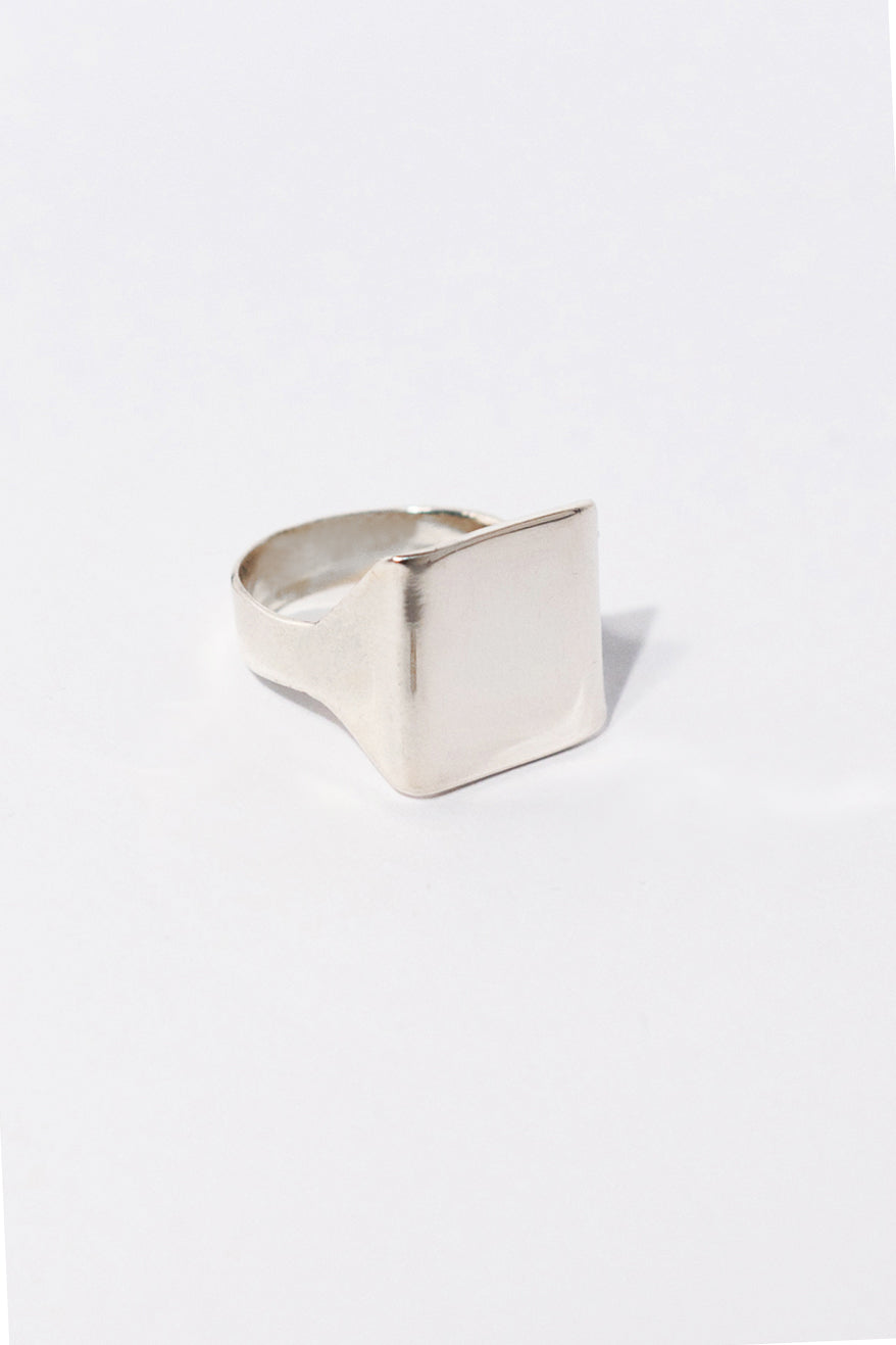Signet ring 02