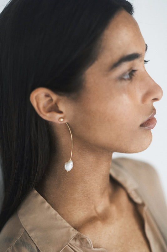 Floating pearls earring
