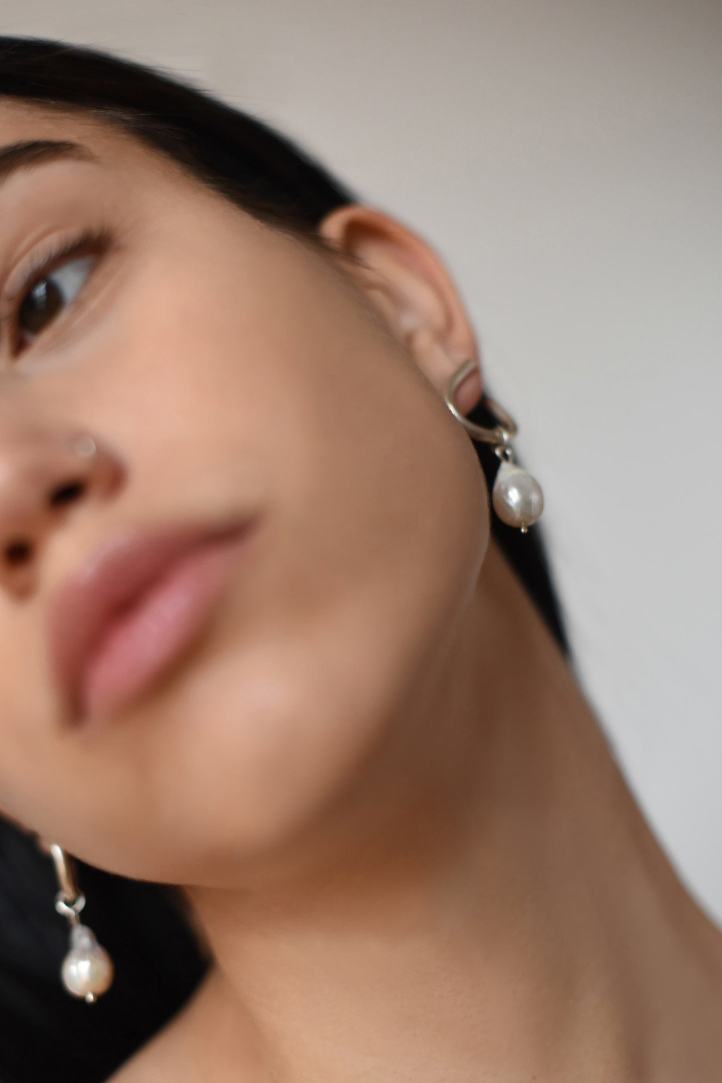 Pearl Twisted earrings