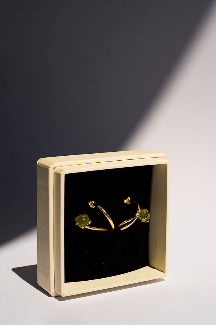 Twisted earrings peridot