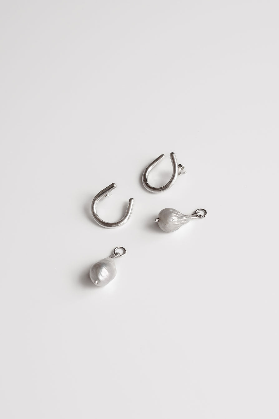Pearl Twisted earrings