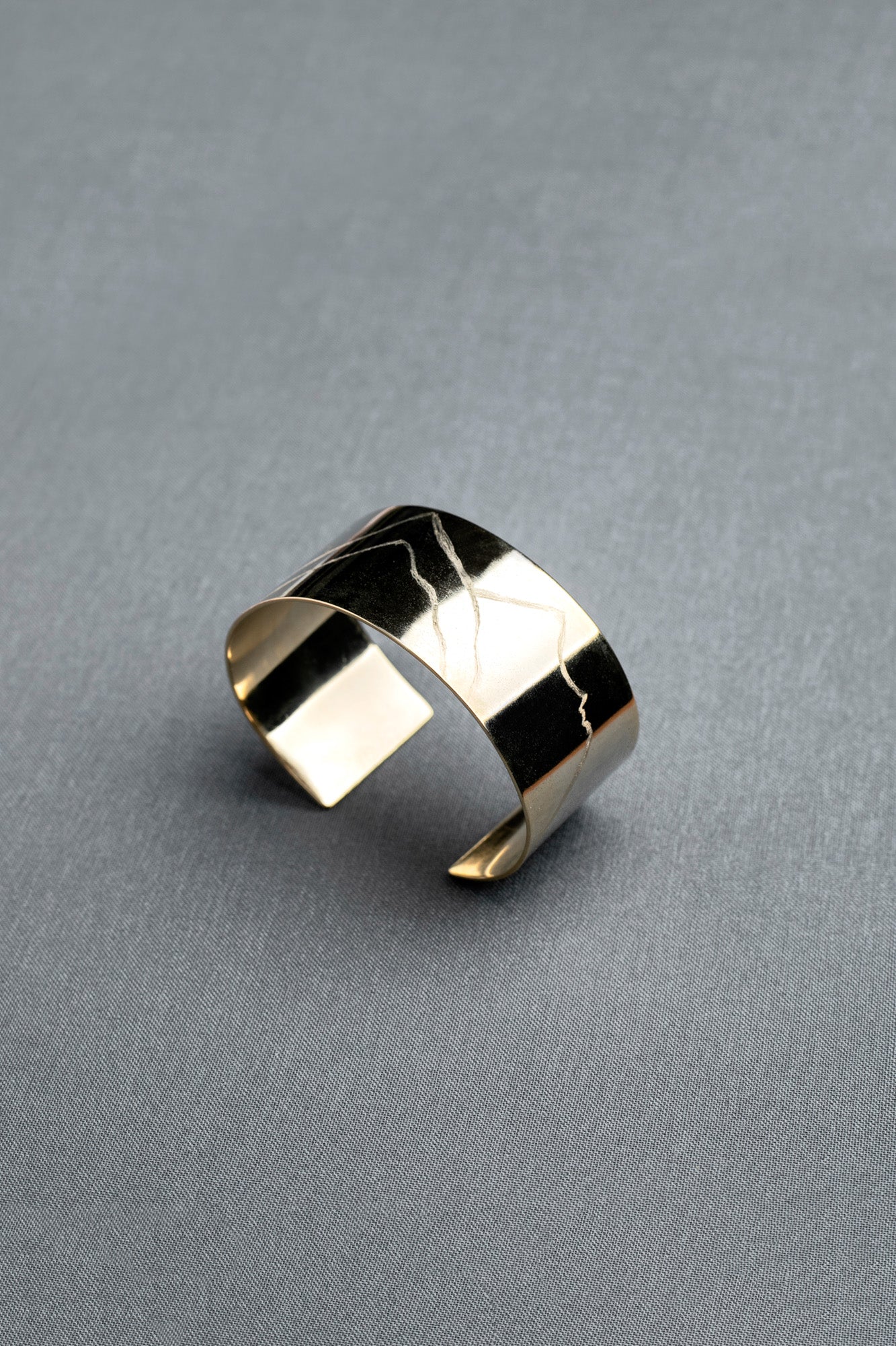 Mountains cuff