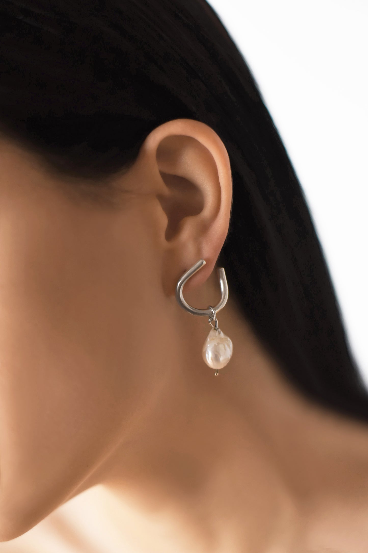 Pearl Twisted earrings