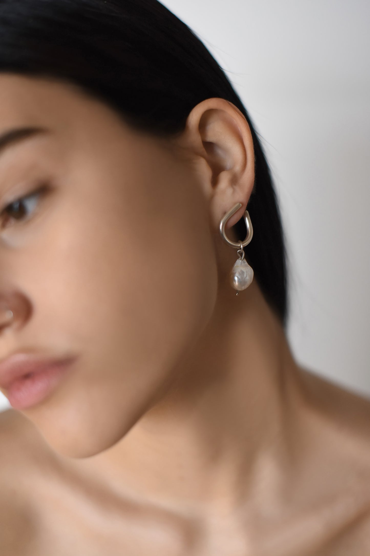 Pearl Twisted earrings