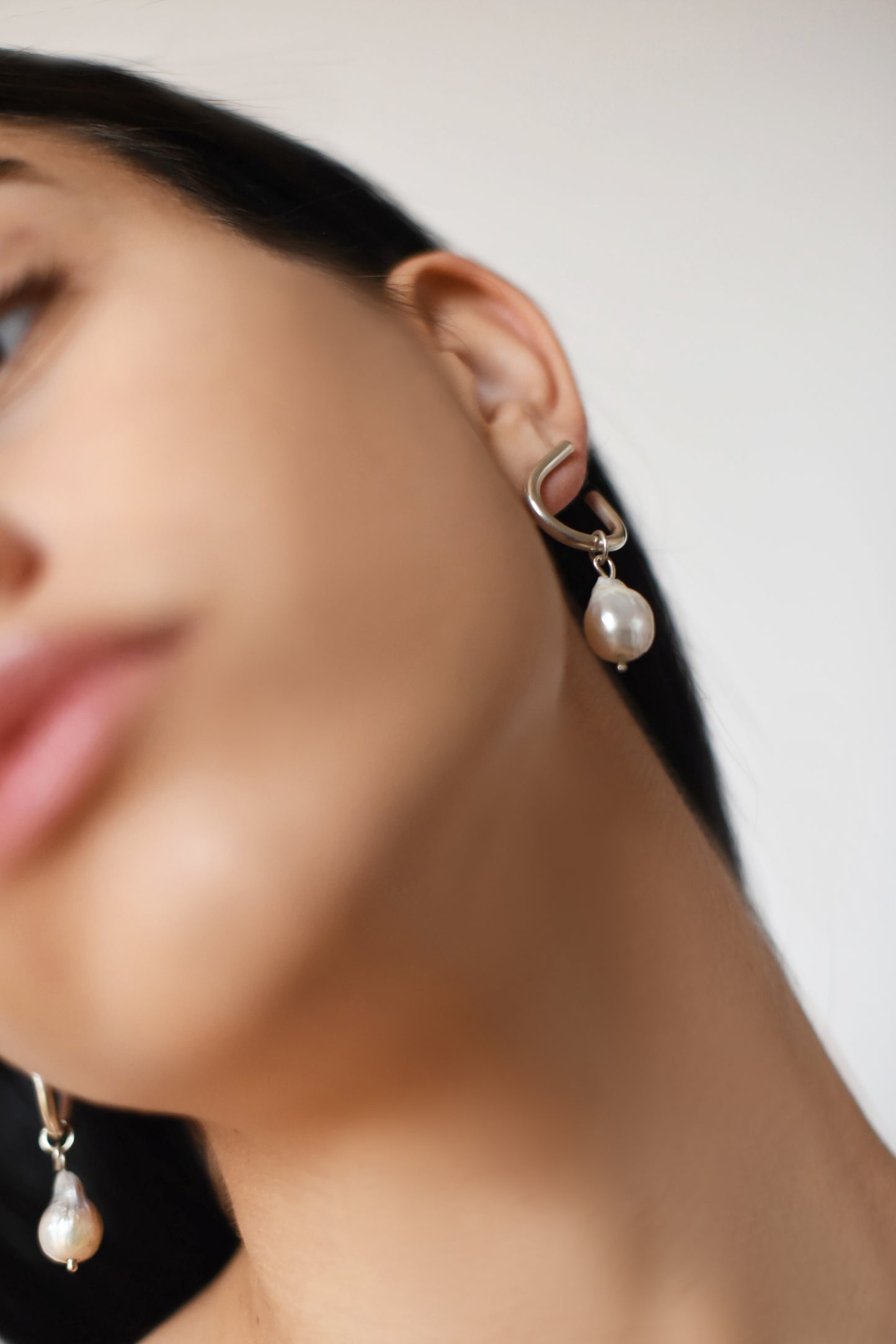 Pearl Twisted earrings