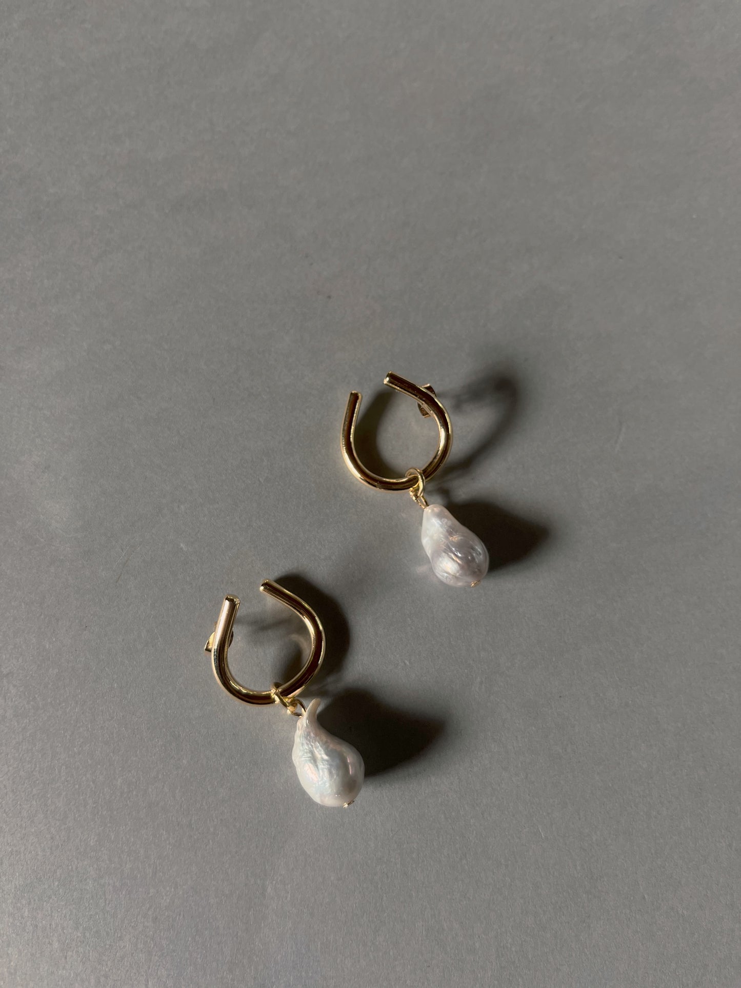 Pearl Twisted earrings