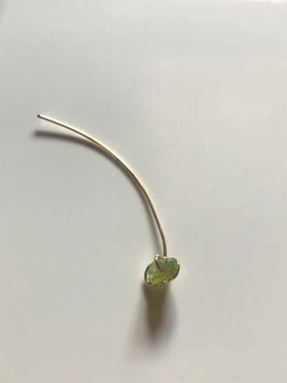 Sprout ear pin peridot