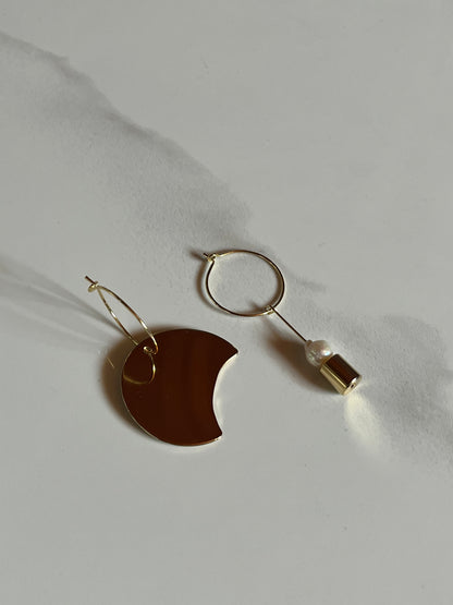 Mismatch earrings gold