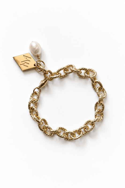 Anchor bracelet textured