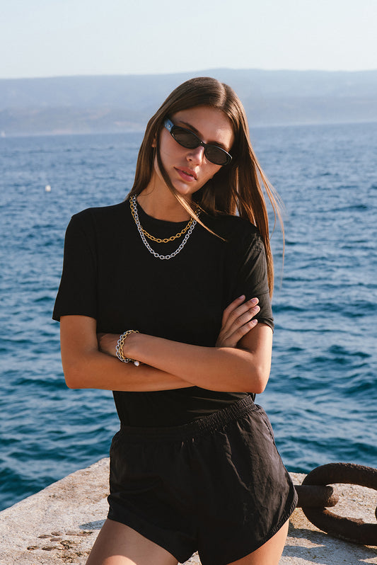 Anchor necklace textured