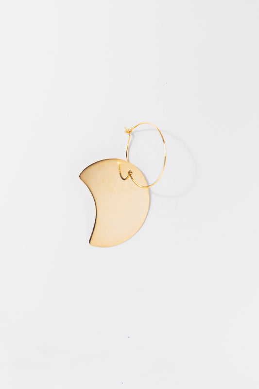 Interrupted circle earrings gold