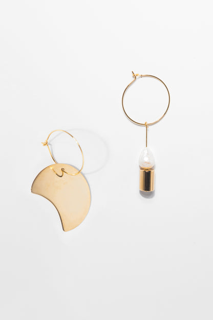 Mismatch earrings gold