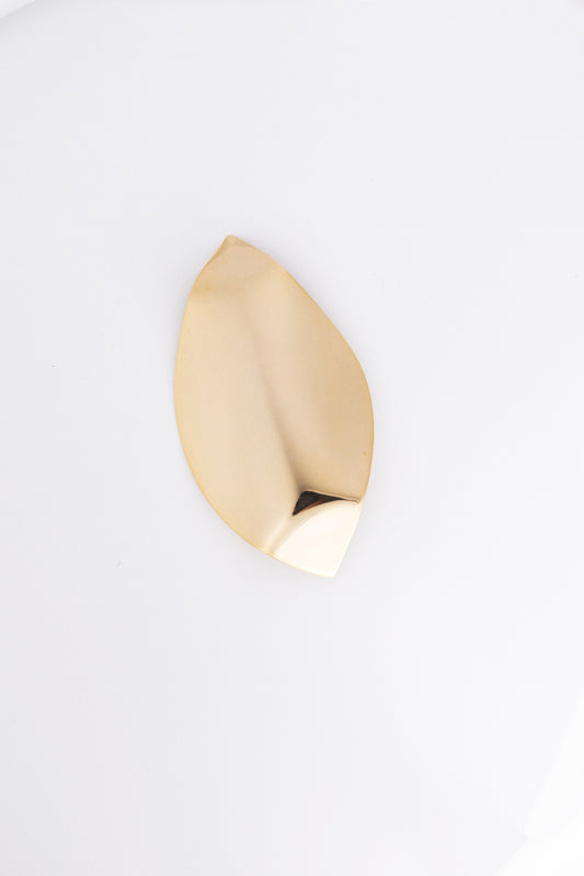 Leaf brooch
