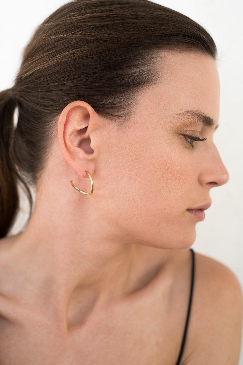 Hoop earrings with a twist