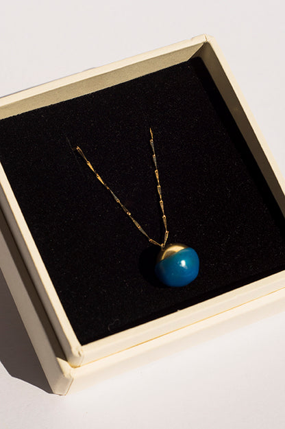 Marbles necklace with a hint of blue