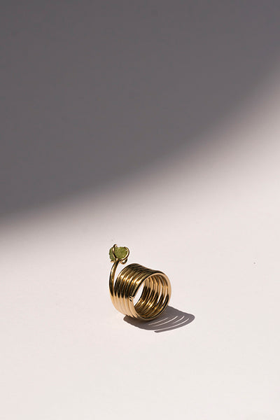 Rainbow ring peridot