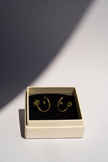 Twisted earrings peridot