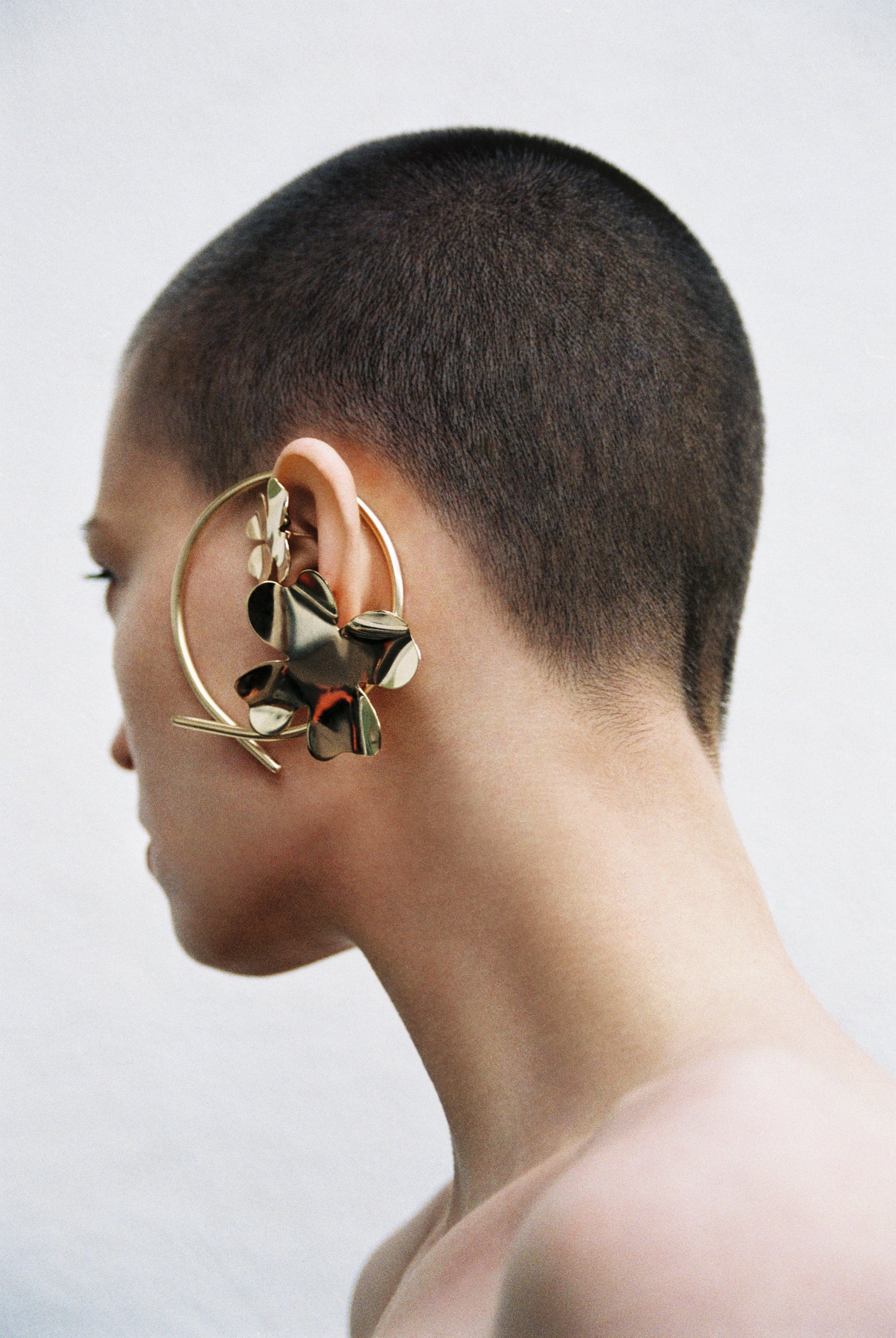 Degenia earrings gold single