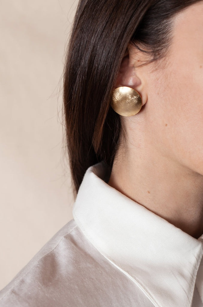 Pond earrings gold matte finish
