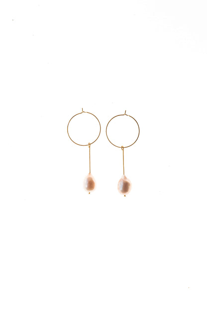 Earrings made of 24K gold plated brass and pink freshwater pearl.